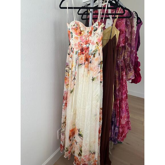 HEMANT AND NANDITA Corsetted Long Dress in Ivory Floral - Picture 6 of 12